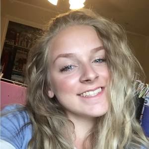 Meet your Posher, Courtney